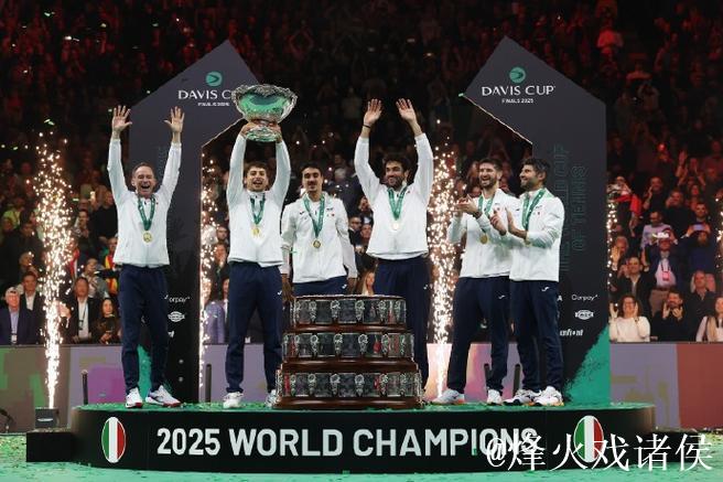 意大利队2-0力克西班牙 成就戴维斯杯三连冠伟业